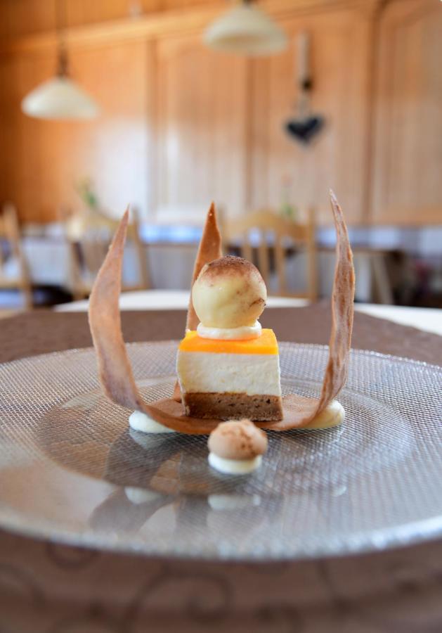 Hotel Alpenfrieden Капл Екстериор снимка