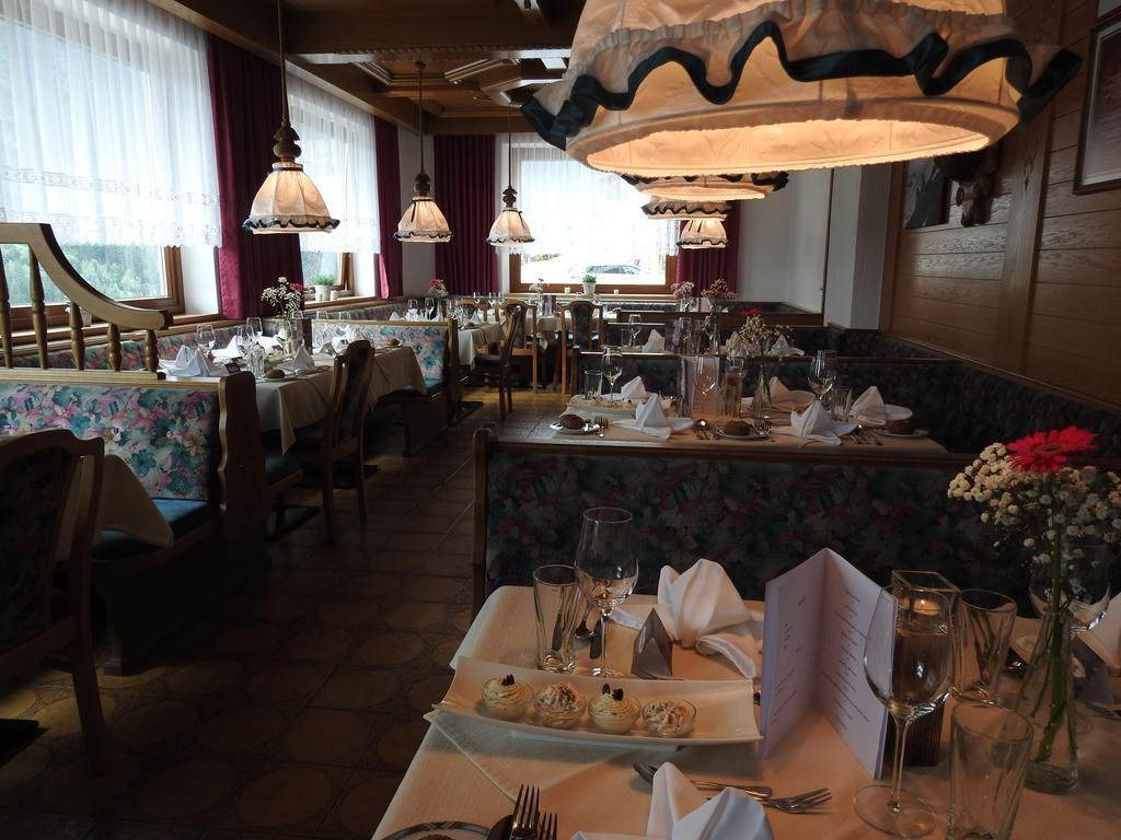 Hotel Alpenfrieden Капл Екстериор снимка