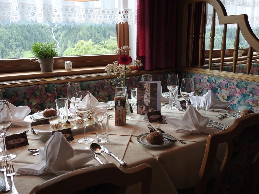 Hotel Alpenfrieden Капл Екстериор снимка